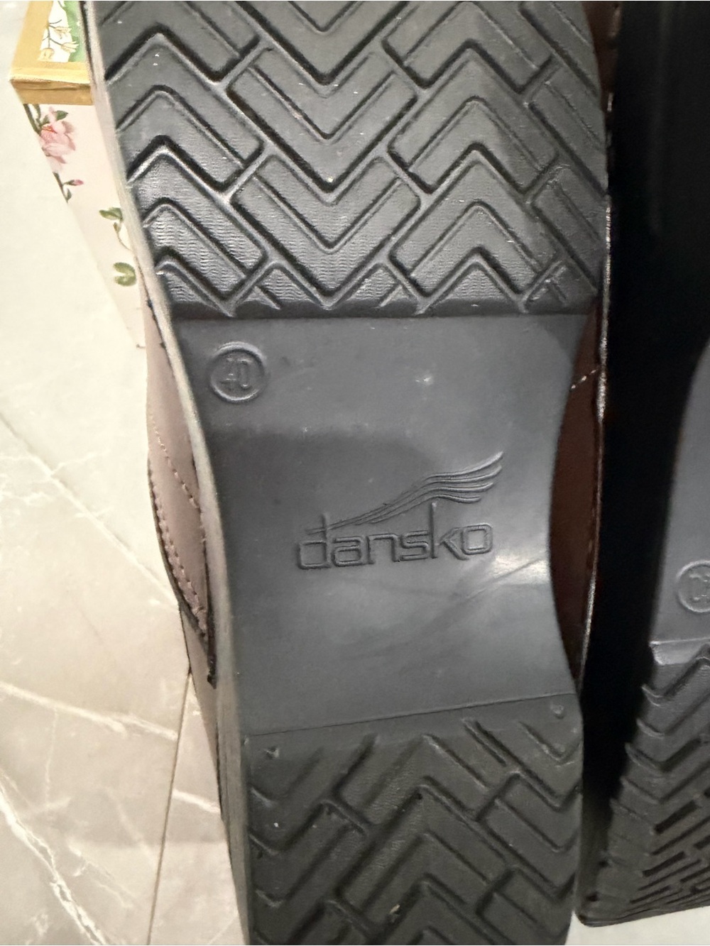 Dansko women’s Dark Brown Leather Slip-On Clogs size 9.5 - Picture 5 of 8